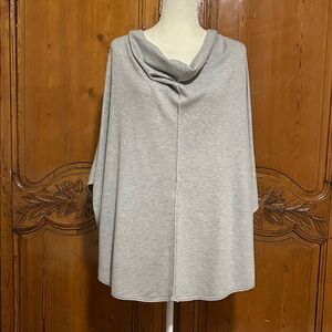 Splendid Light Gray Women's Oversized Poncho.  M/L